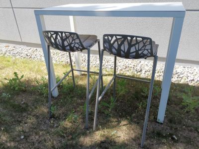 Easy Outdoor Bar Table Almost EXHIBITION PIECE